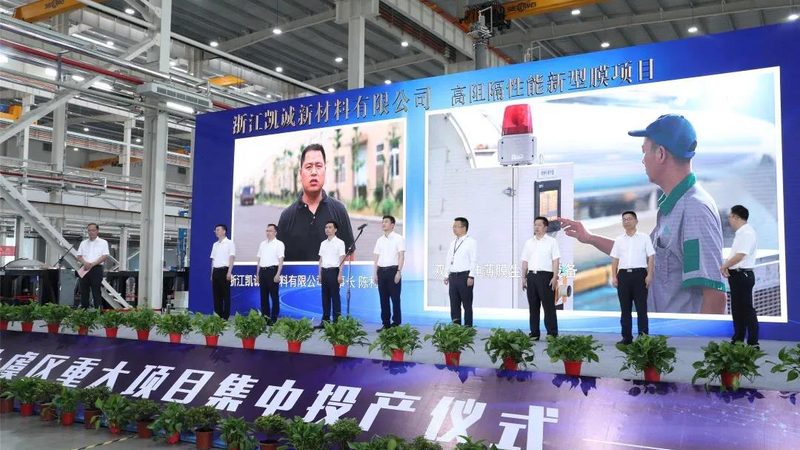 耐高温胶粘剂与普通胶水：性能差异与选择要点